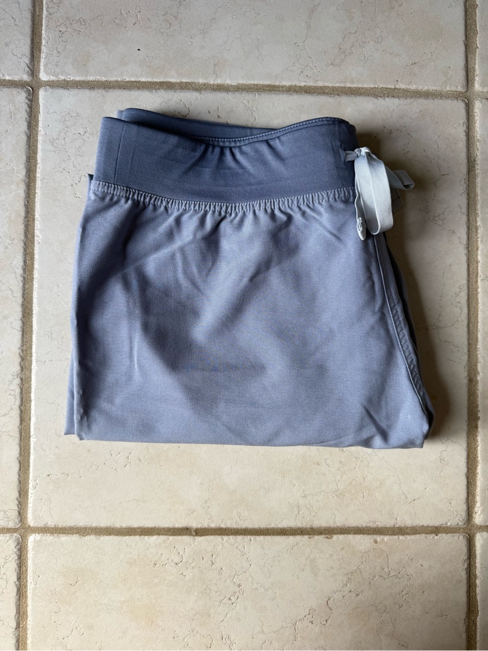 NWOT Figs Livingston Straight Leg Scrub Pants - Picture 4 of 4